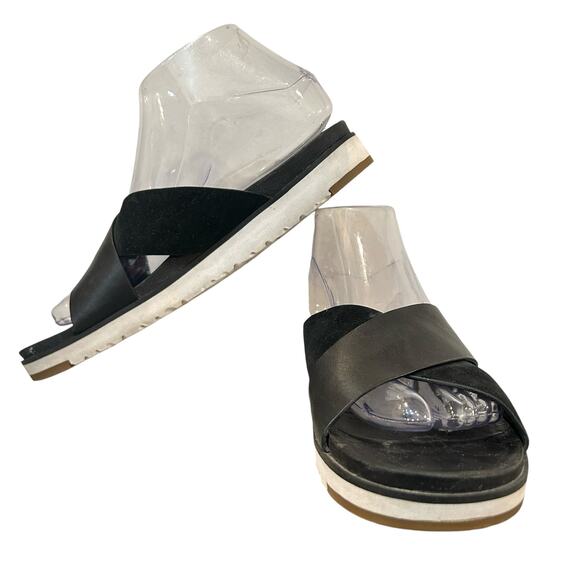 UGG Kari Sandals Womens Size 8 Black Leather Suede Leisure Summer‎ Vacation - Picture 4 of 11